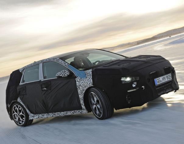 Noch getarnt: Hyundai i30 N bei Testfahrten.  Foto: Auto-Medienportal.Net/Hyundai